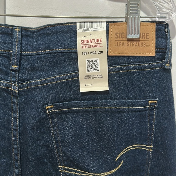 Signature by Levi Strauss Women's Skinny Jeans - Dark Blue - Picture 13 of 16